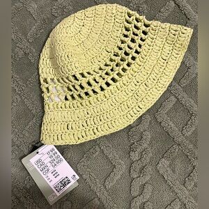 H&M wicker green bucket hat